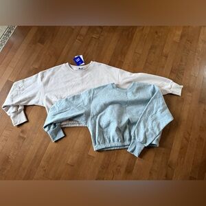 Set of 2 cropped sweatshirts- size Large